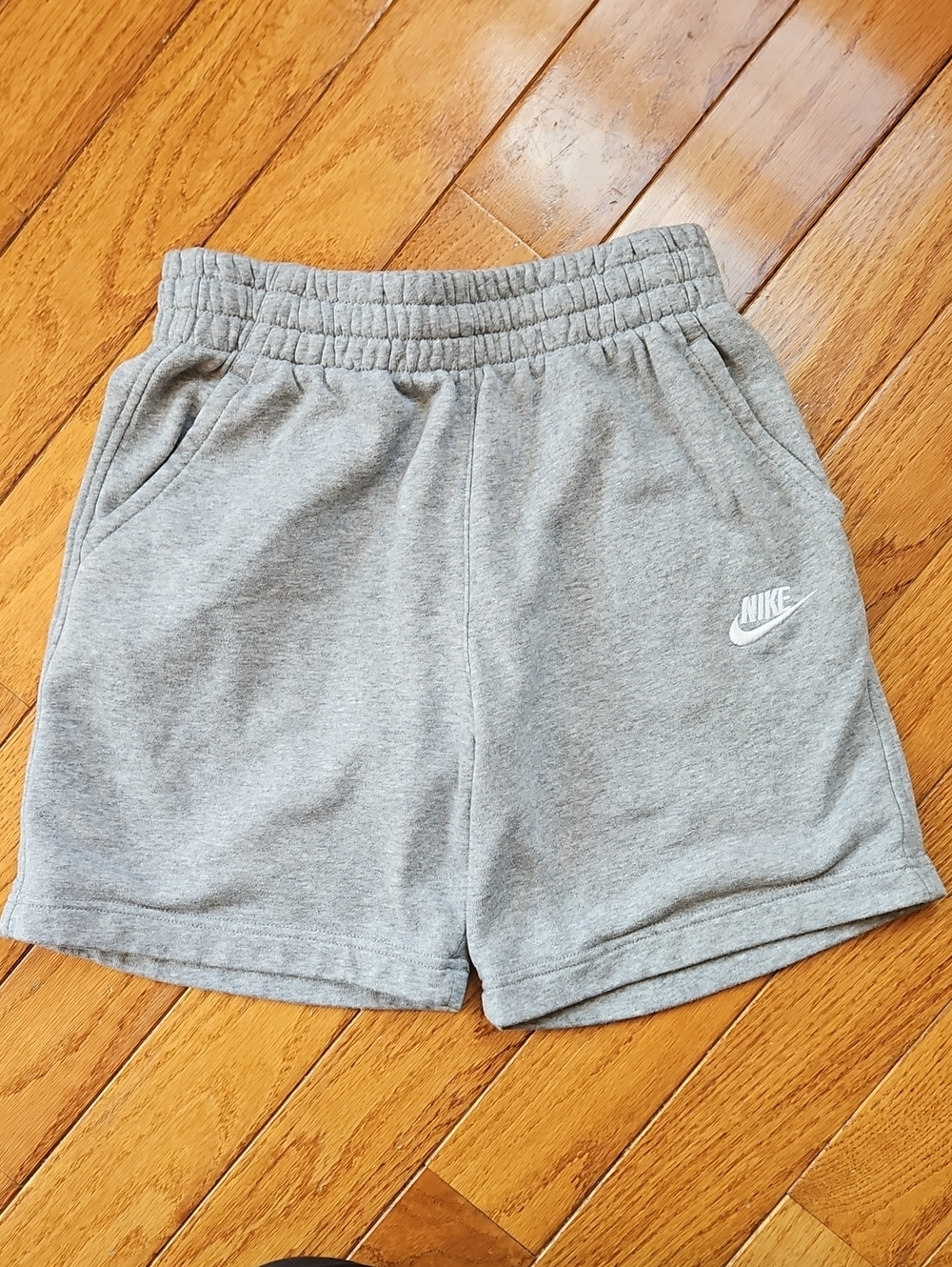 0Nike Boy's Light Grey Athletic Shorts with Elastic Waist